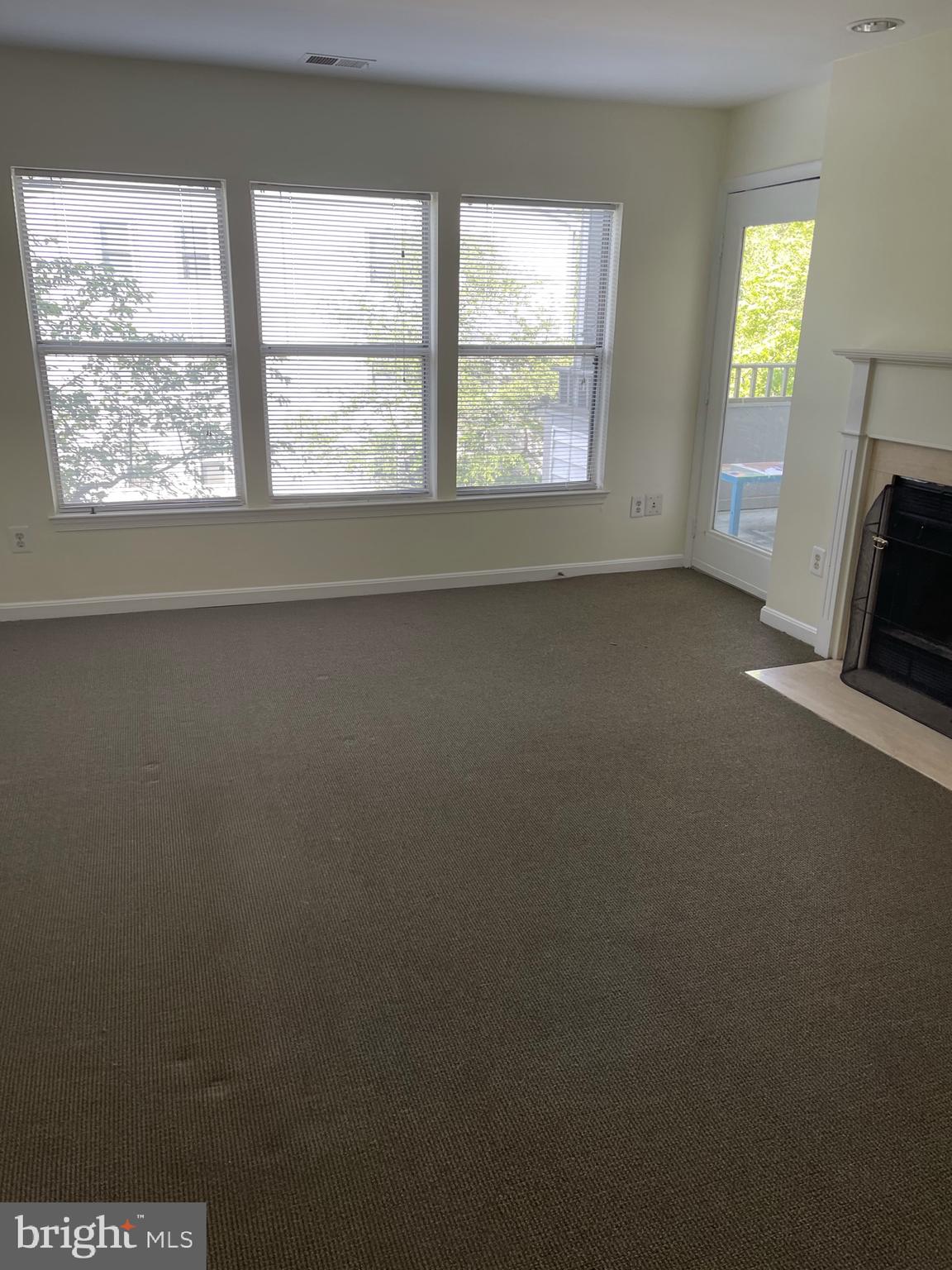 7703 LAFAYETTE FOREST DR #23