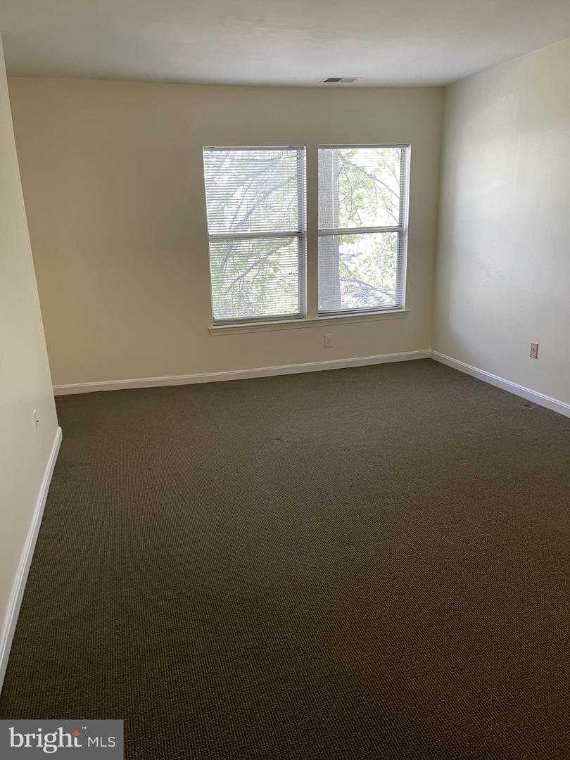 7703 LAFAYETTE FOREST DR #23