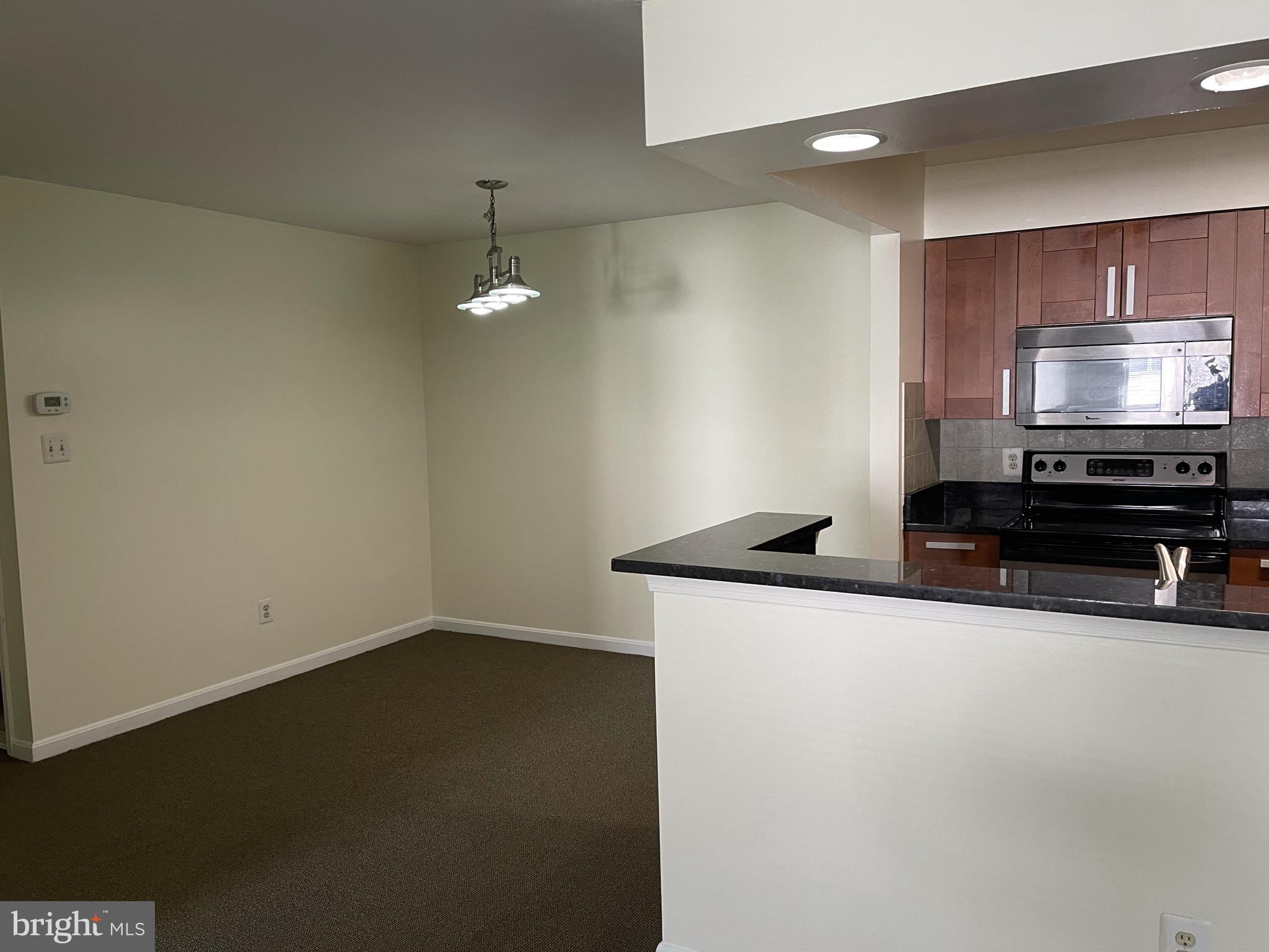 7703 LAFAYETTE FOREST DR #23