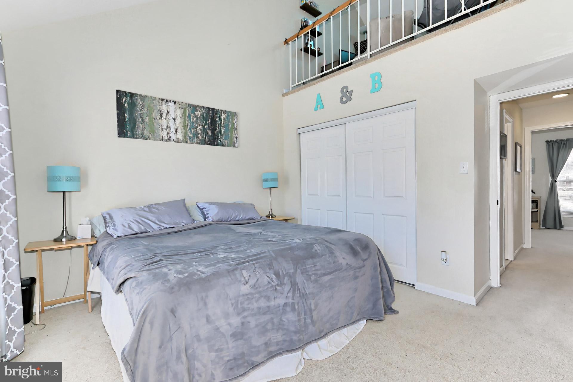 8492 LAUREL OAK DRIVE