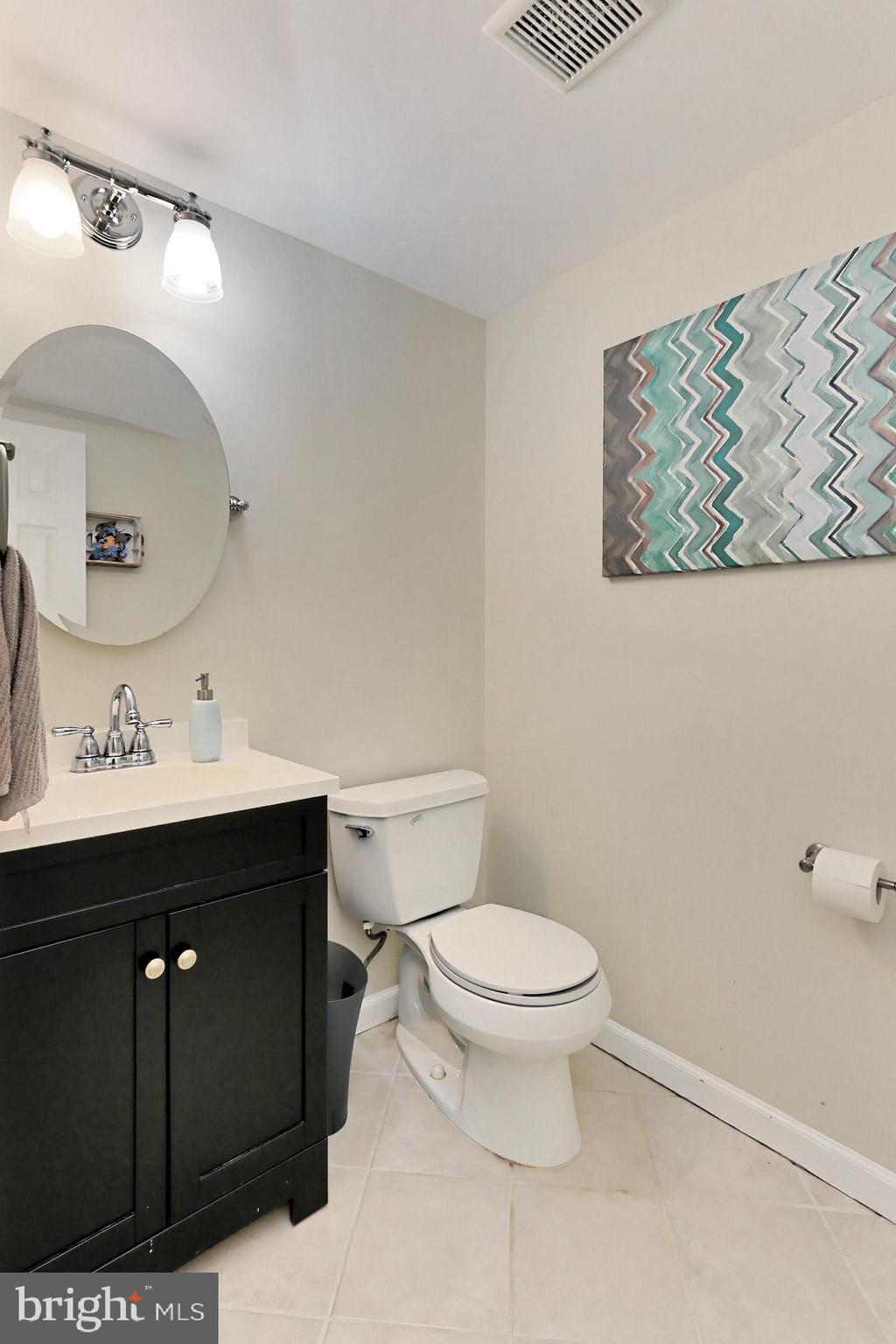 8492 LAUREL OAK DRIVE