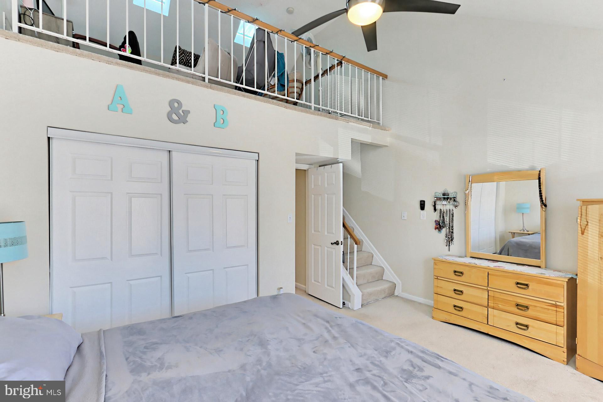 8492 LAUREL OAK DRIVE