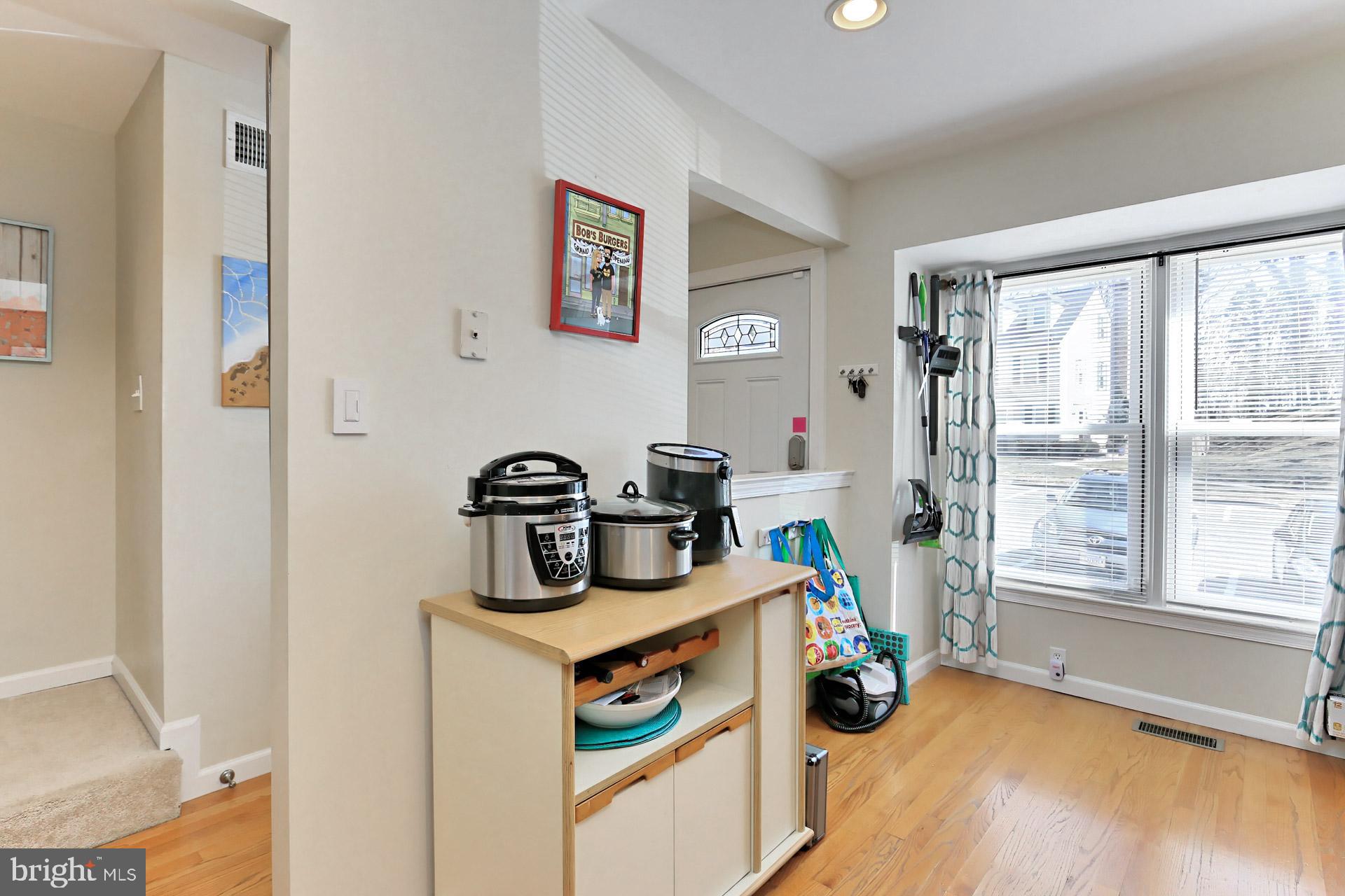 8492 LAUREL OAK DRIVE