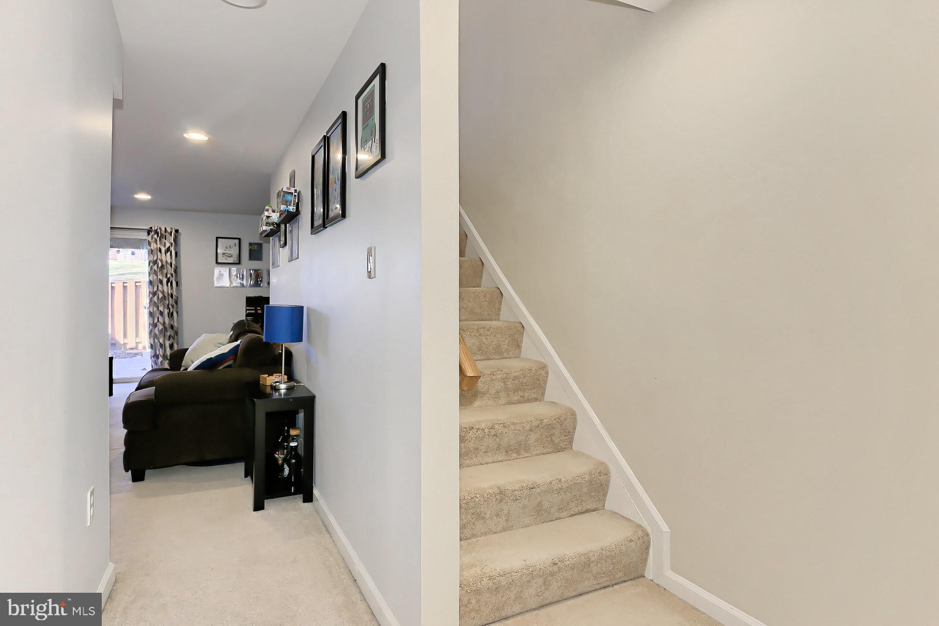 8492 LAUREL OAK DRIVE