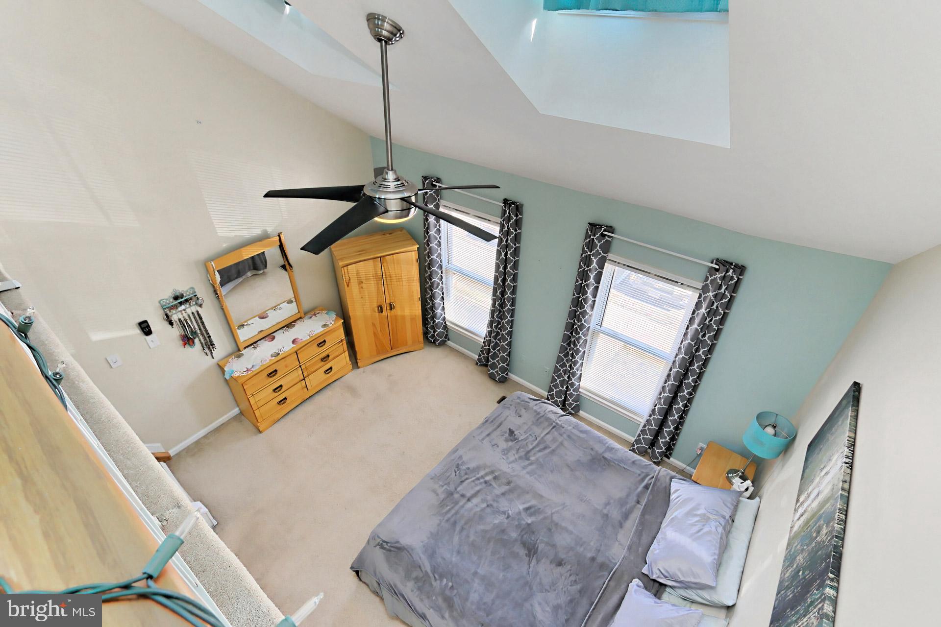 8492 LAUREL OAK DRIVE