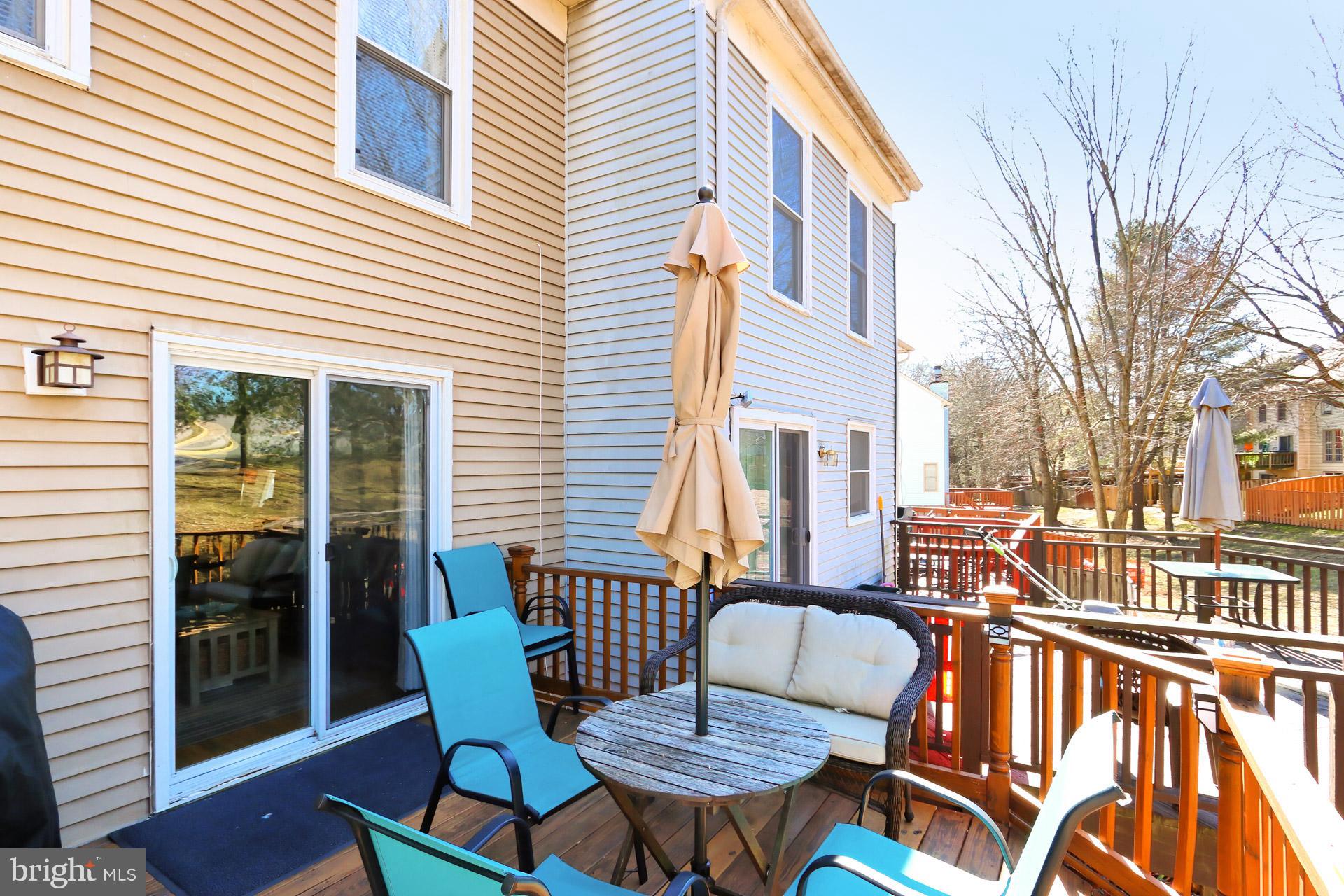 8492 LAUREL OAK DRIVE