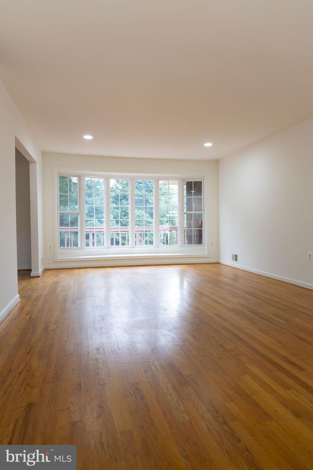 1212 FORESTWOOD DRIVE