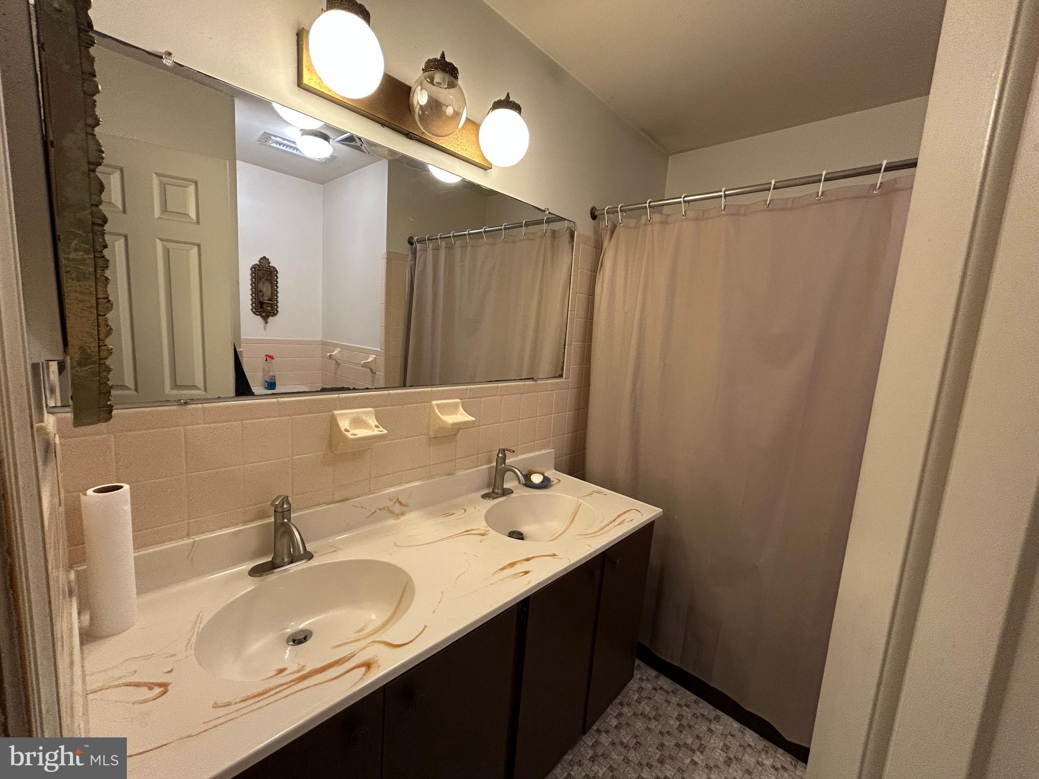 10209 OXFORDSHIRE ROAD