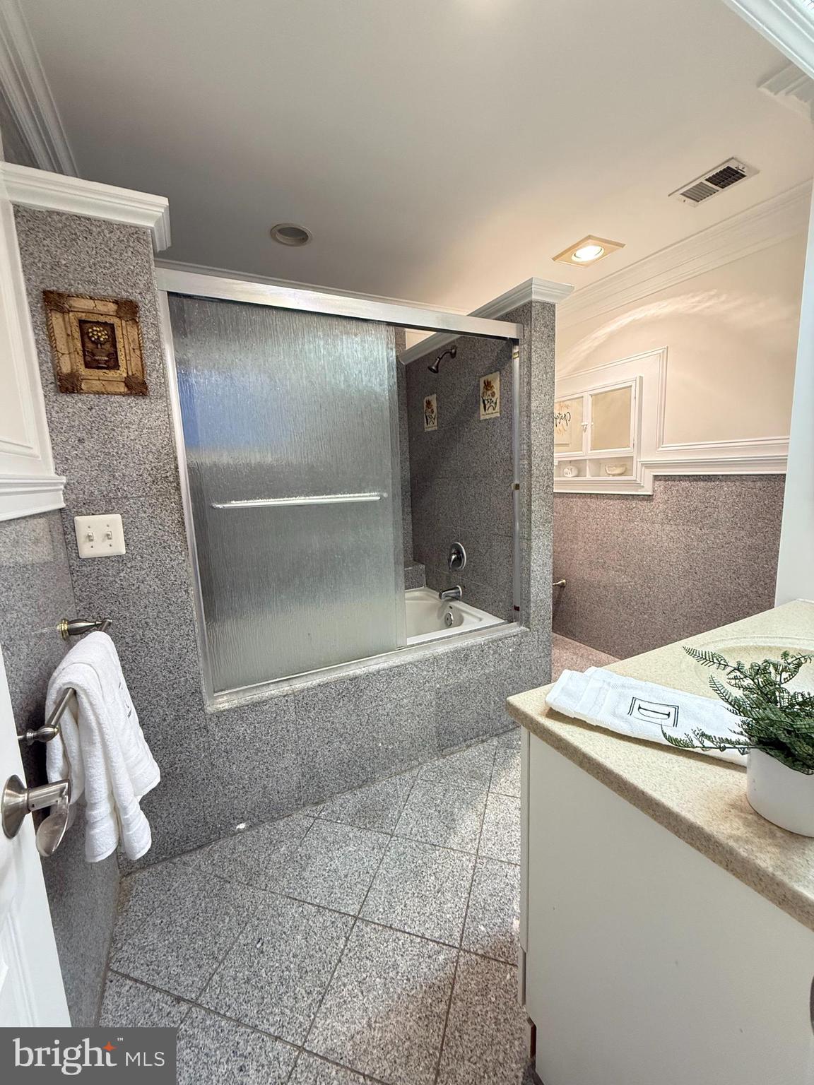 6205 EVERGLADES DRIVE