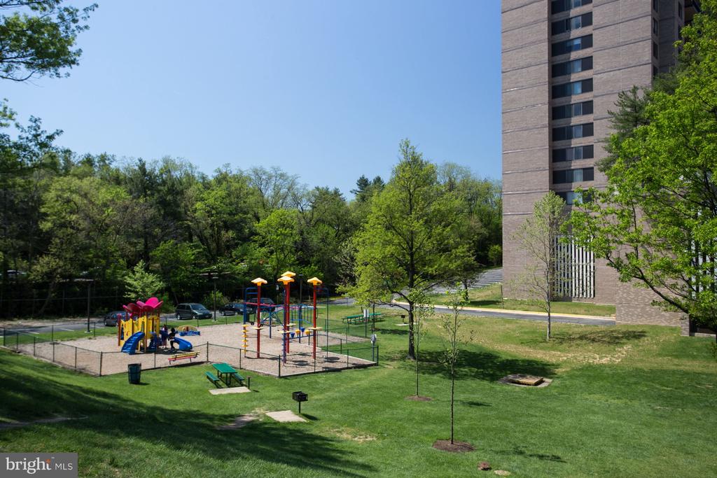 3705 S GEORGE MASON DRIVE 2009S