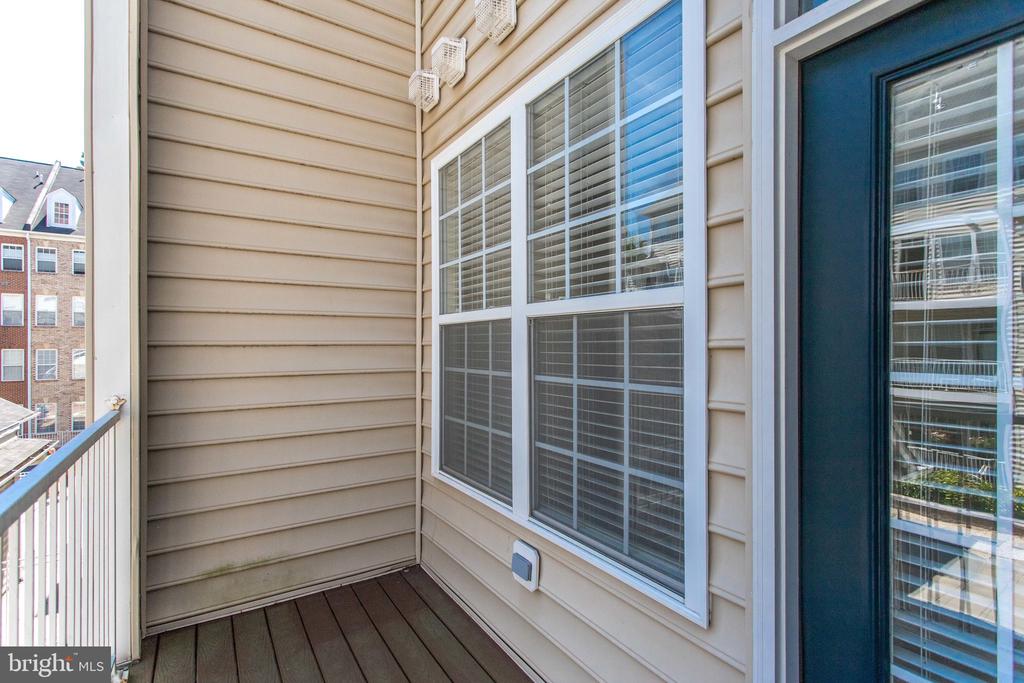 2664 MANHATTAN PLACE 103