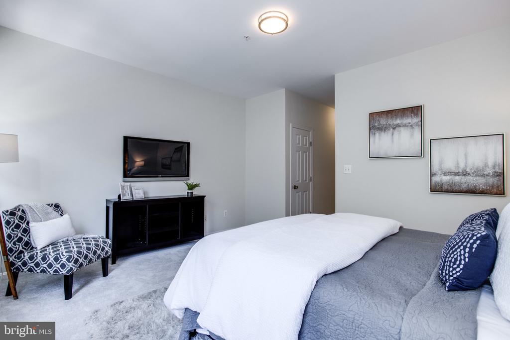 2664 MANHATTAN PLACE 103