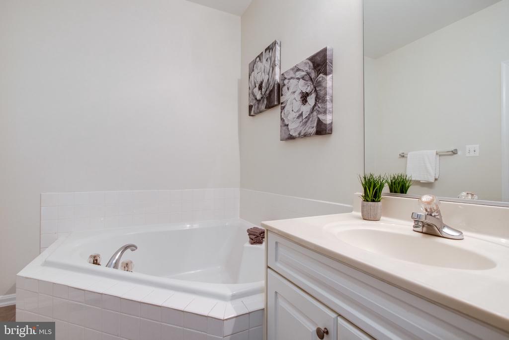 2664 MANHATTAN PLACE 103