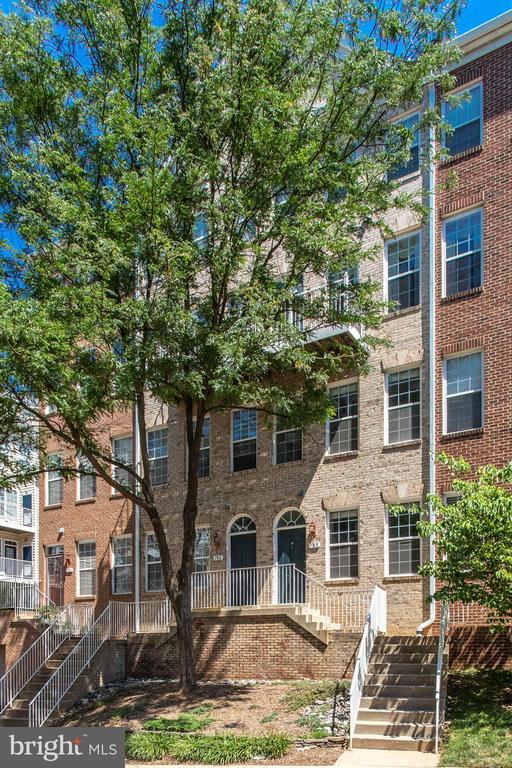 2664 MANHATTAN PLACE 103