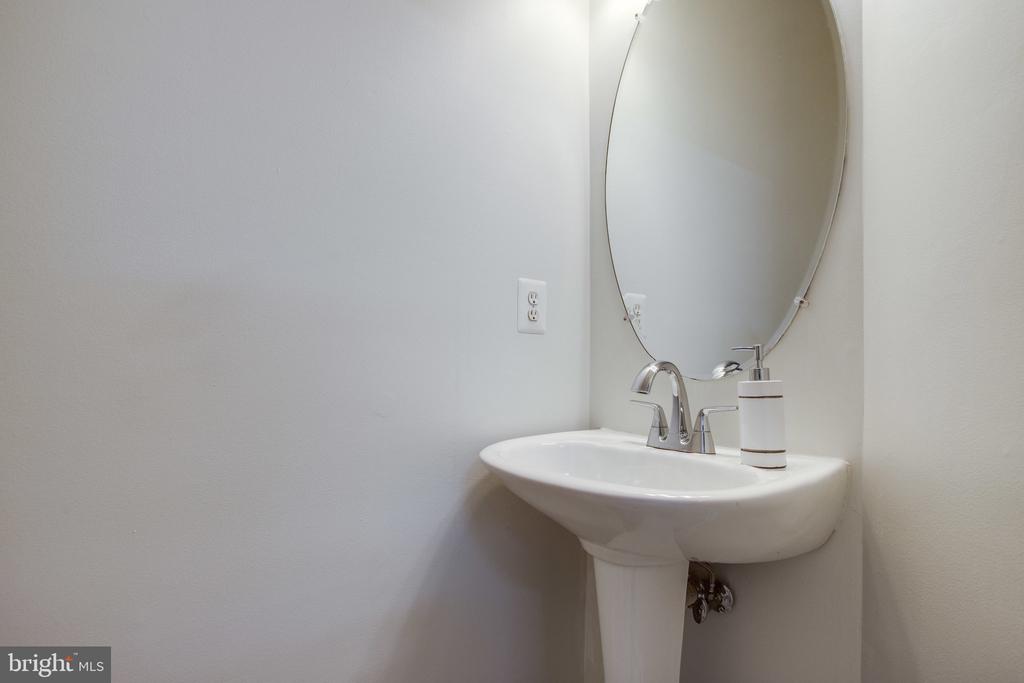 2664 MANHATTAN PLACE 103