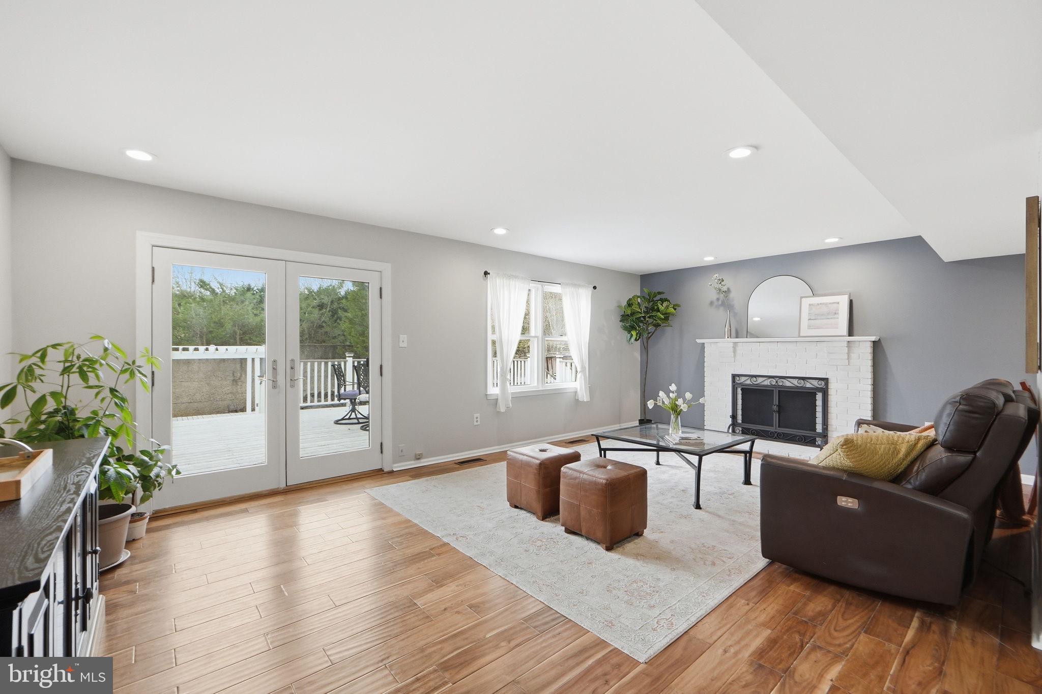 7316 LIGHTSHIP COURT