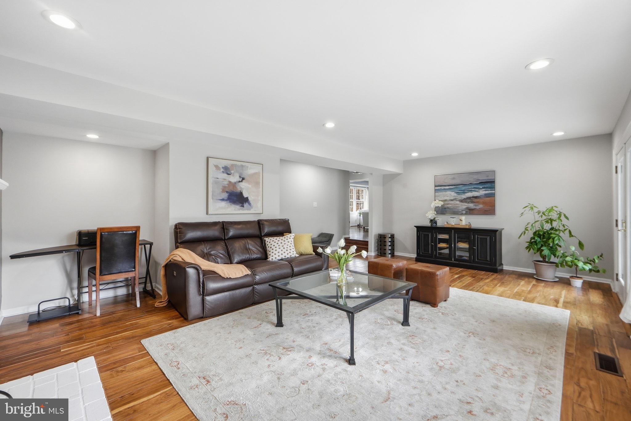 7316 LIGHTSHIP COURT