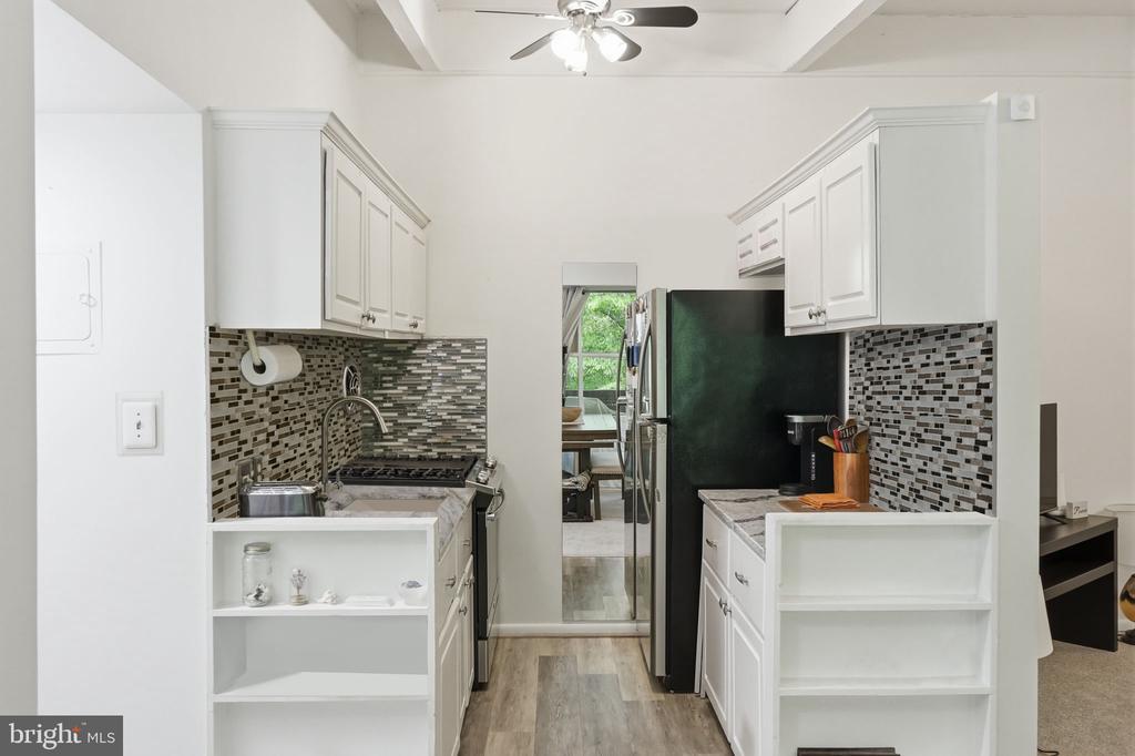 4335 AMERICANA DRIVE 203