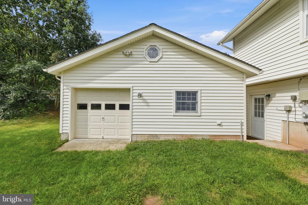 3213 ALLNESS LANE