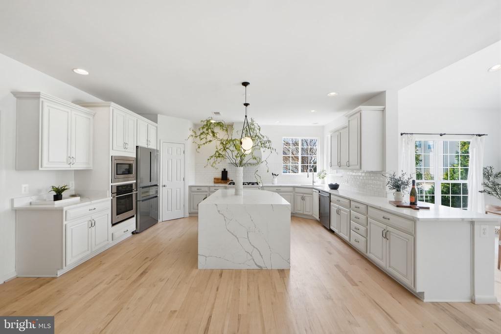 22320 LOST BRANCH CIRCLE