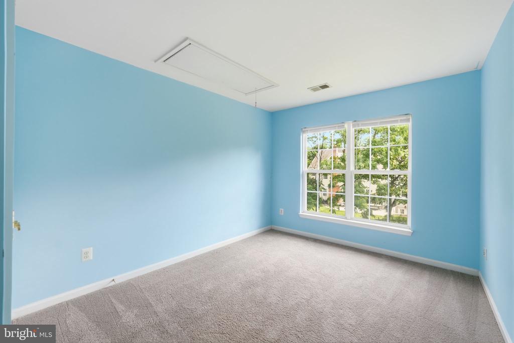 21392 GLEBE VIEW DRIVE