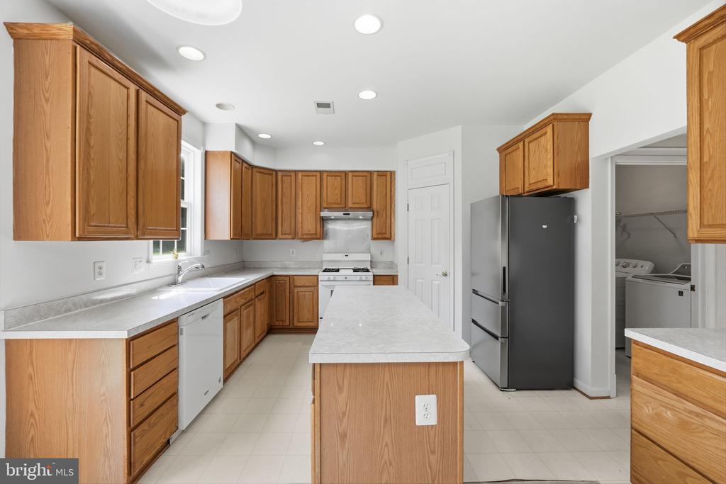 21392 GLEBE VIEW DRIVE