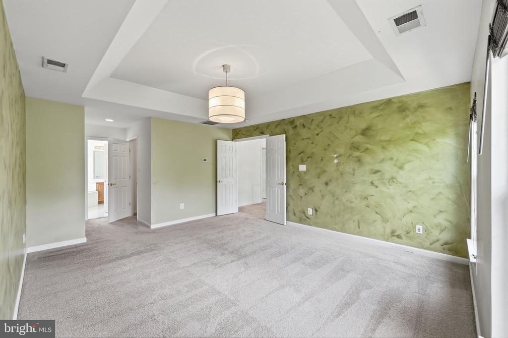 21392 GLEBE VIEW DRIVE