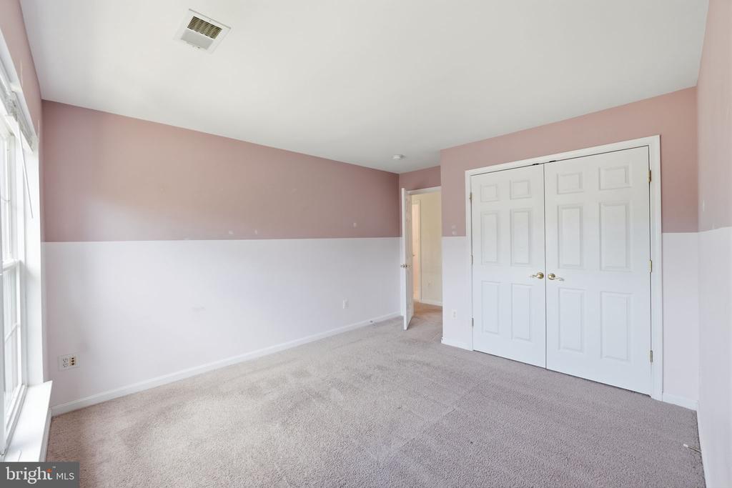 21392 GLEBE VIEW DRIVE