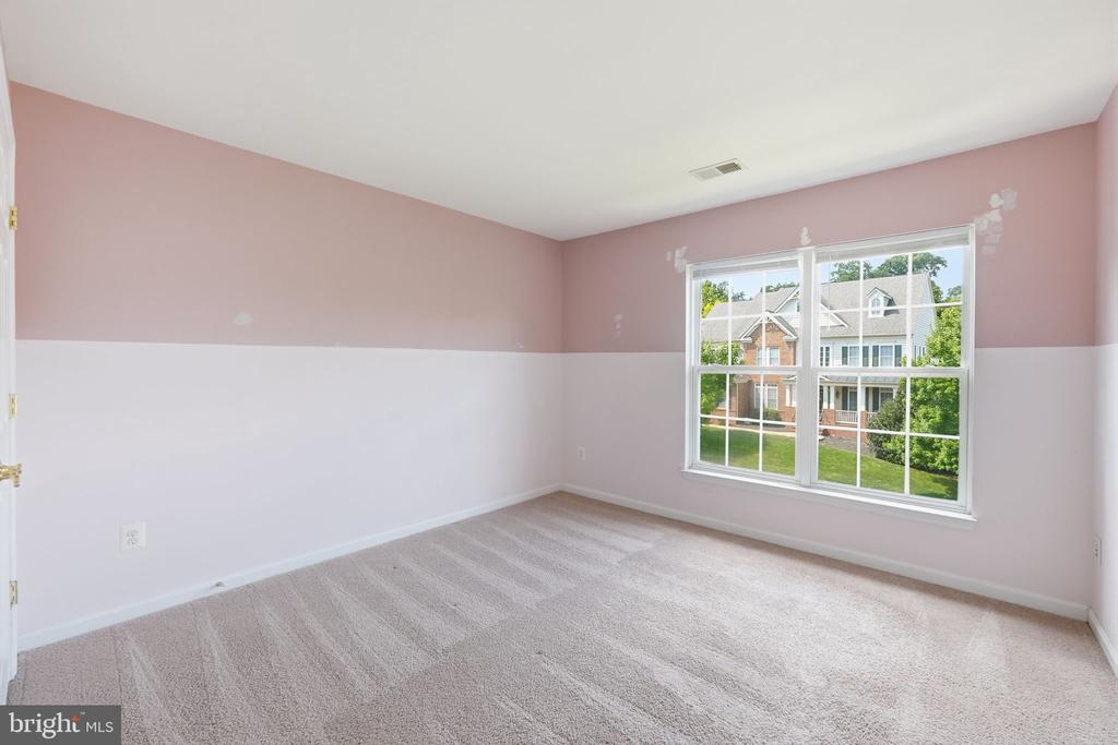 21392 GLEBE VIEW DRIVE