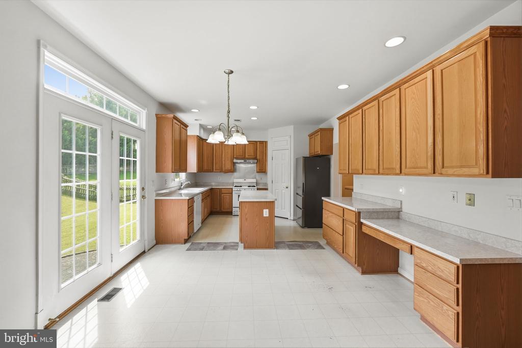 21392 GLEBE VIEW DRIVE