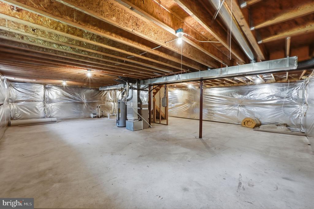21392 GLEBE VIEW DRIVE