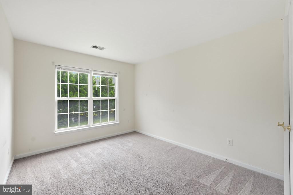 21392 GLEBE VIEW DRIVE