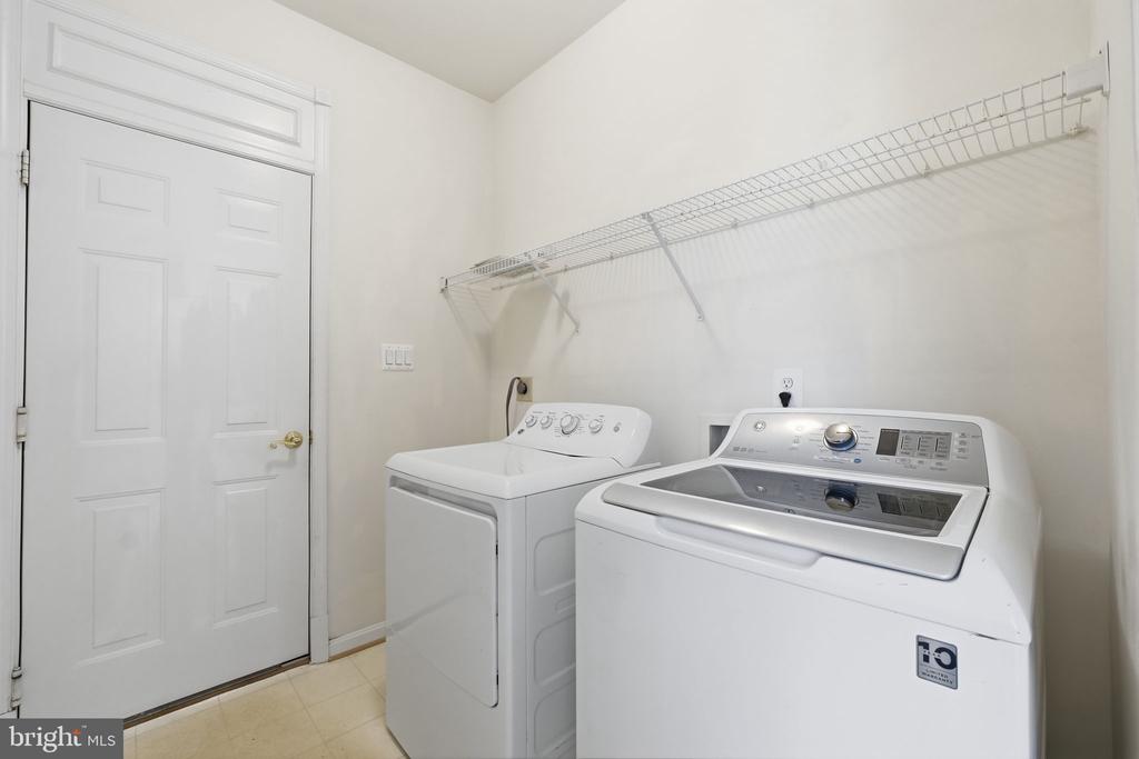21392 GLEBE VIEW DRIVE