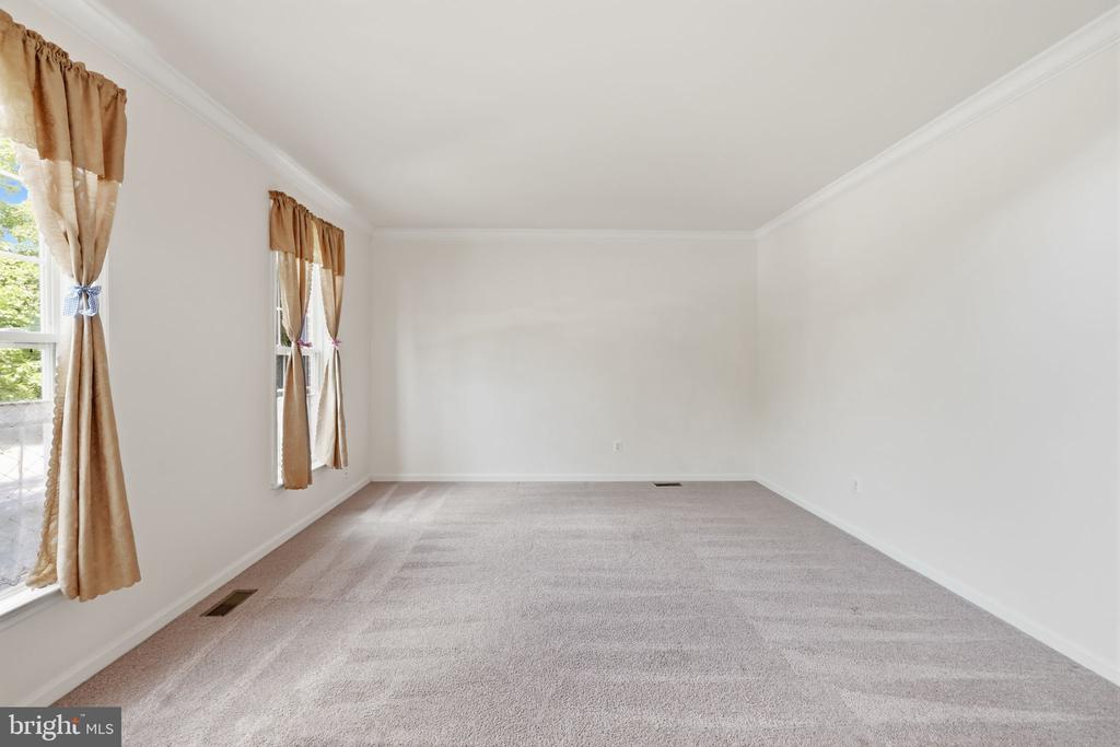 21392 GLEBE VIEW DRIVE