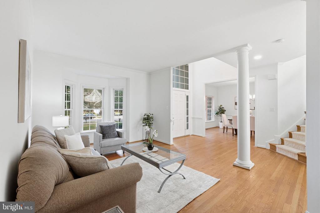6195 TREYWOOD LANE