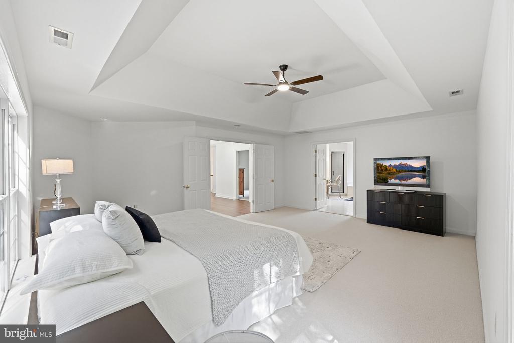 6195 TREYWOOD LANE