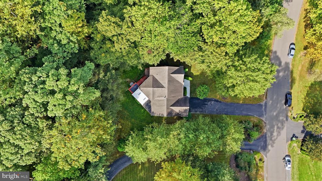 6195 TREYWOOD LANE