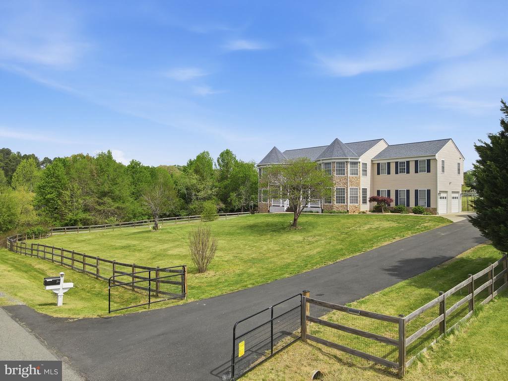 51 EQUESTRIAN DRIVE