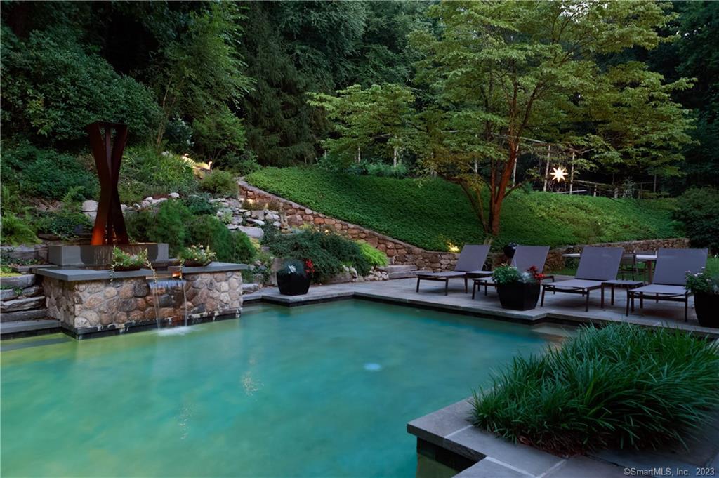17 Greenbrier Road