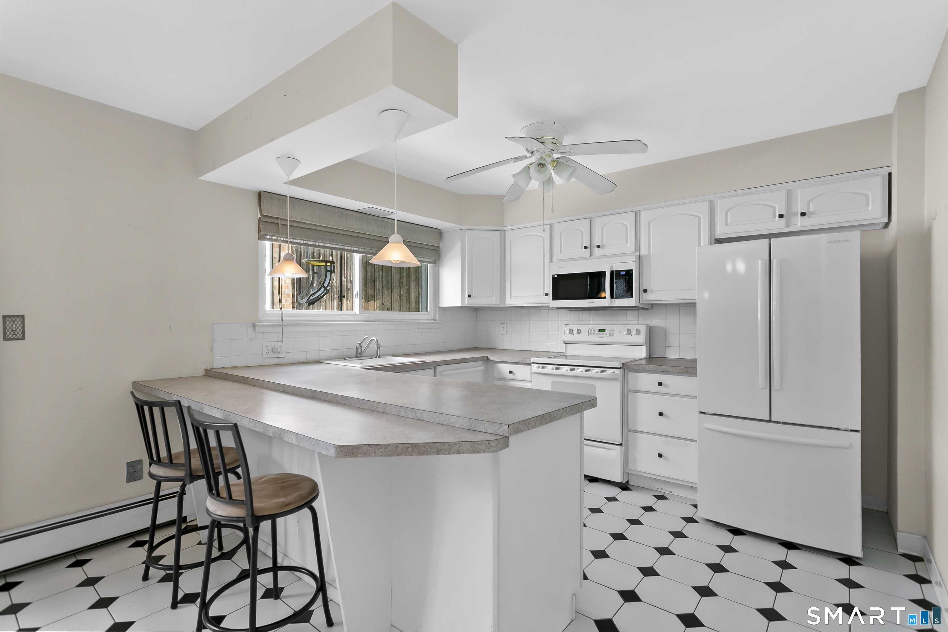 200 Woodmont Avenue 130