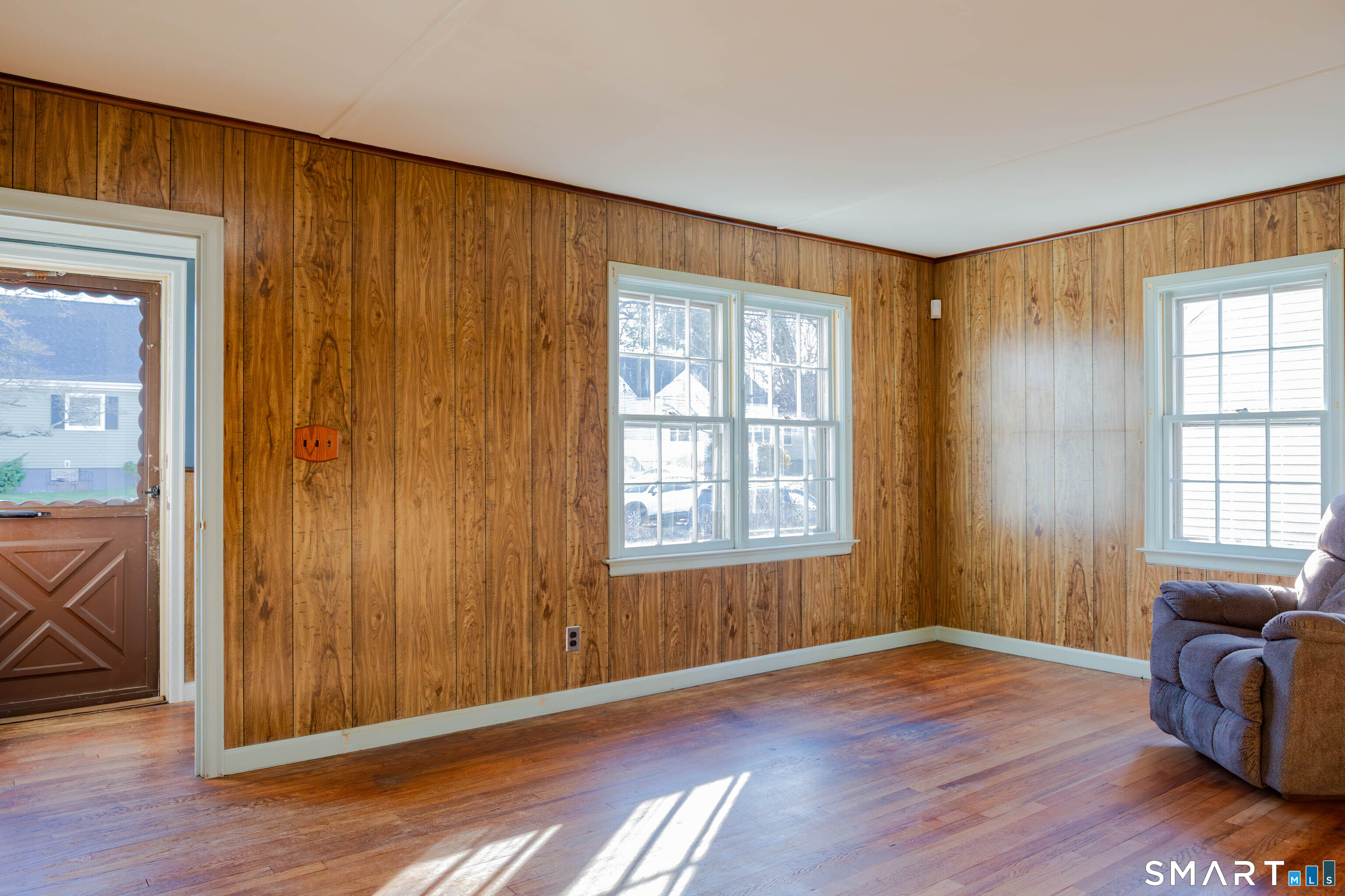 496 Burnsford Avenue