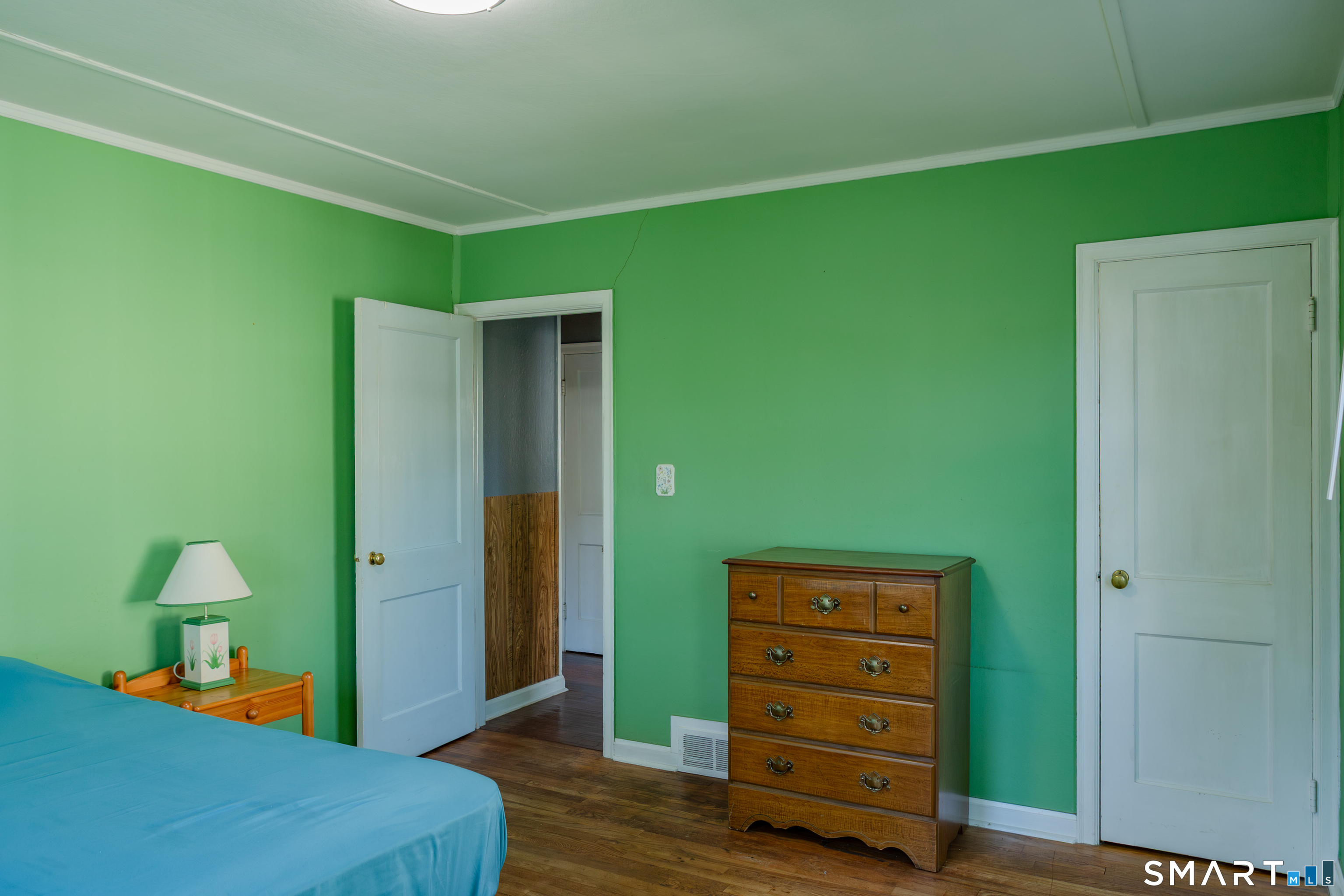 496 Burnsford Avenue