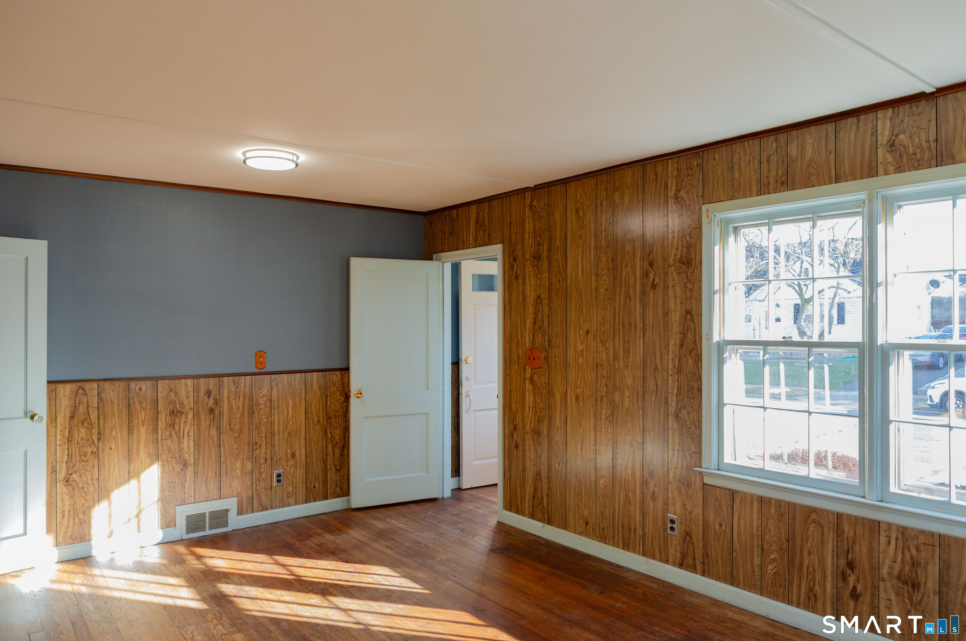 496 Burnsford Avenue