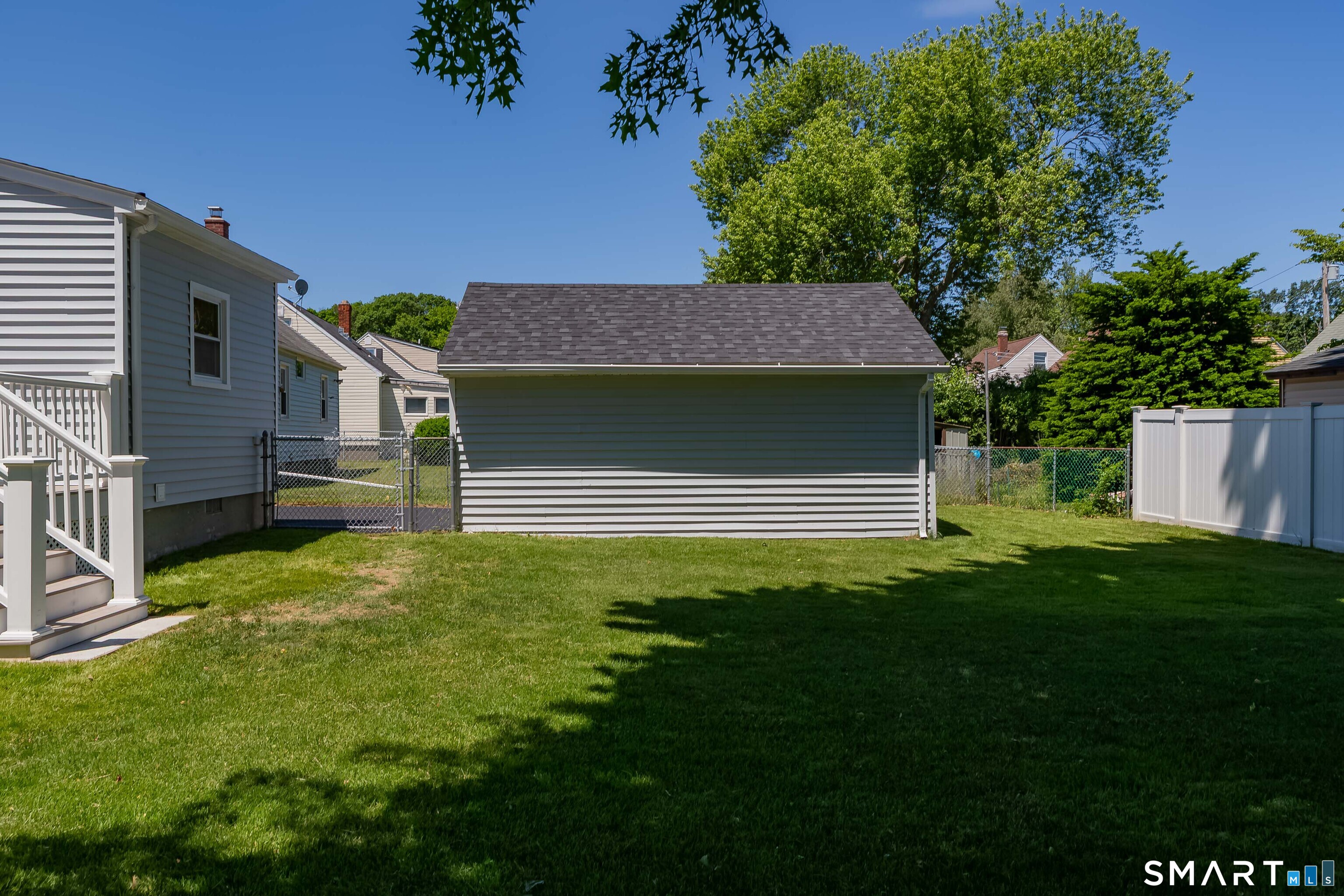21 Bertrose Avenue