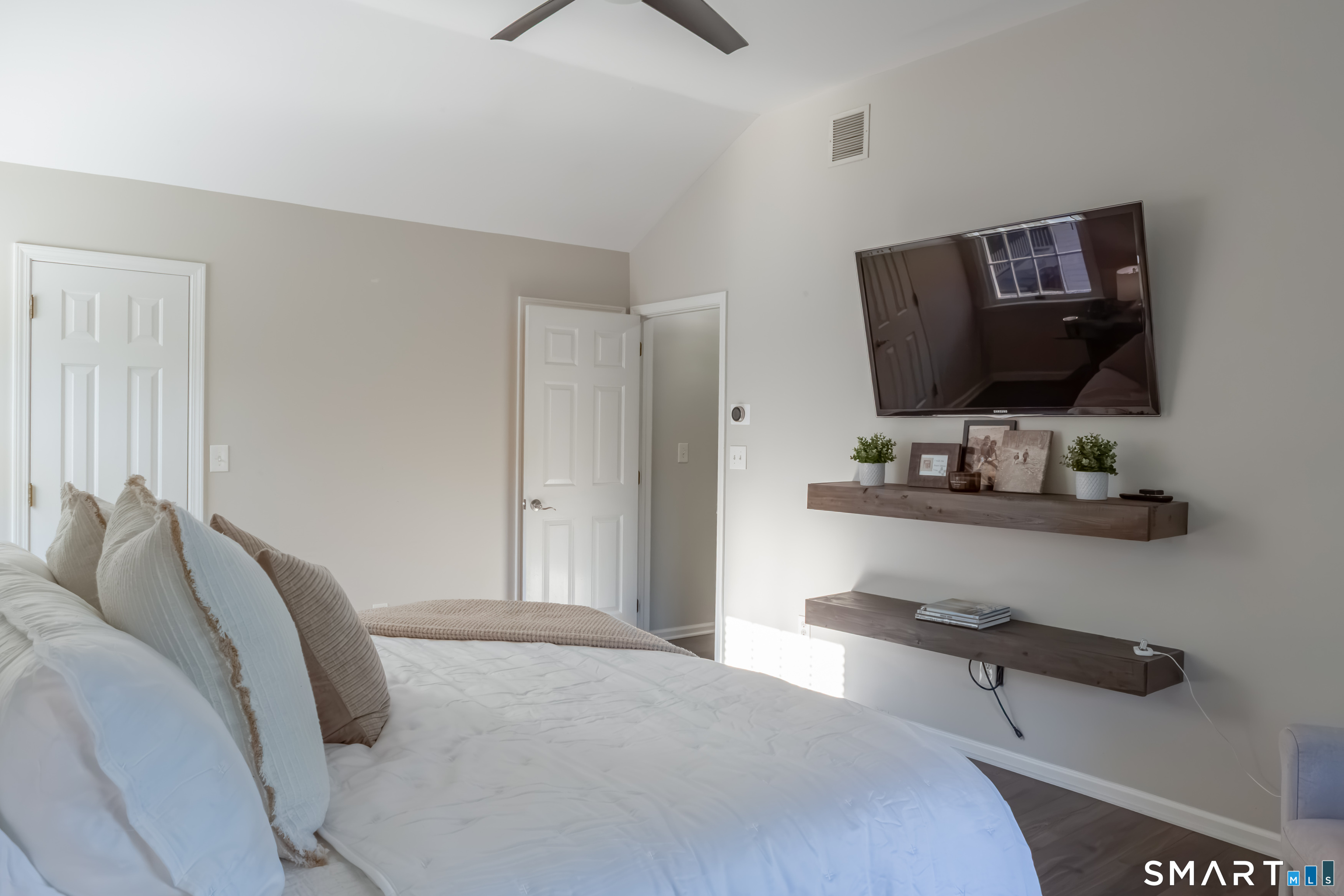 30 Crested Ridge Court