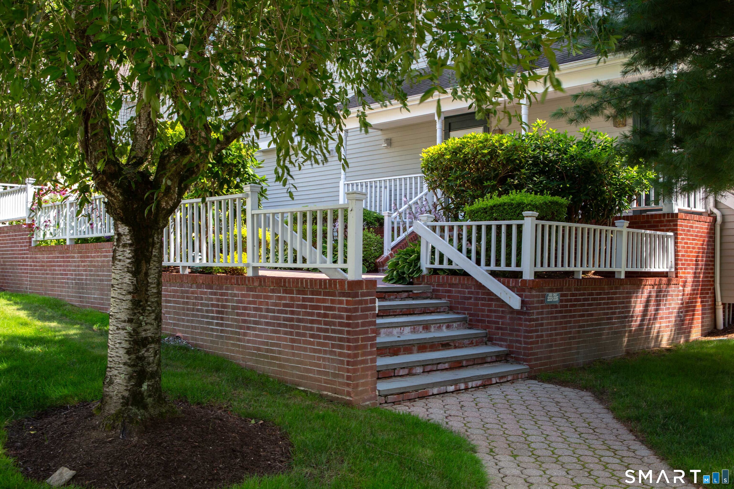223 Mayfield Drive Unit: 223
