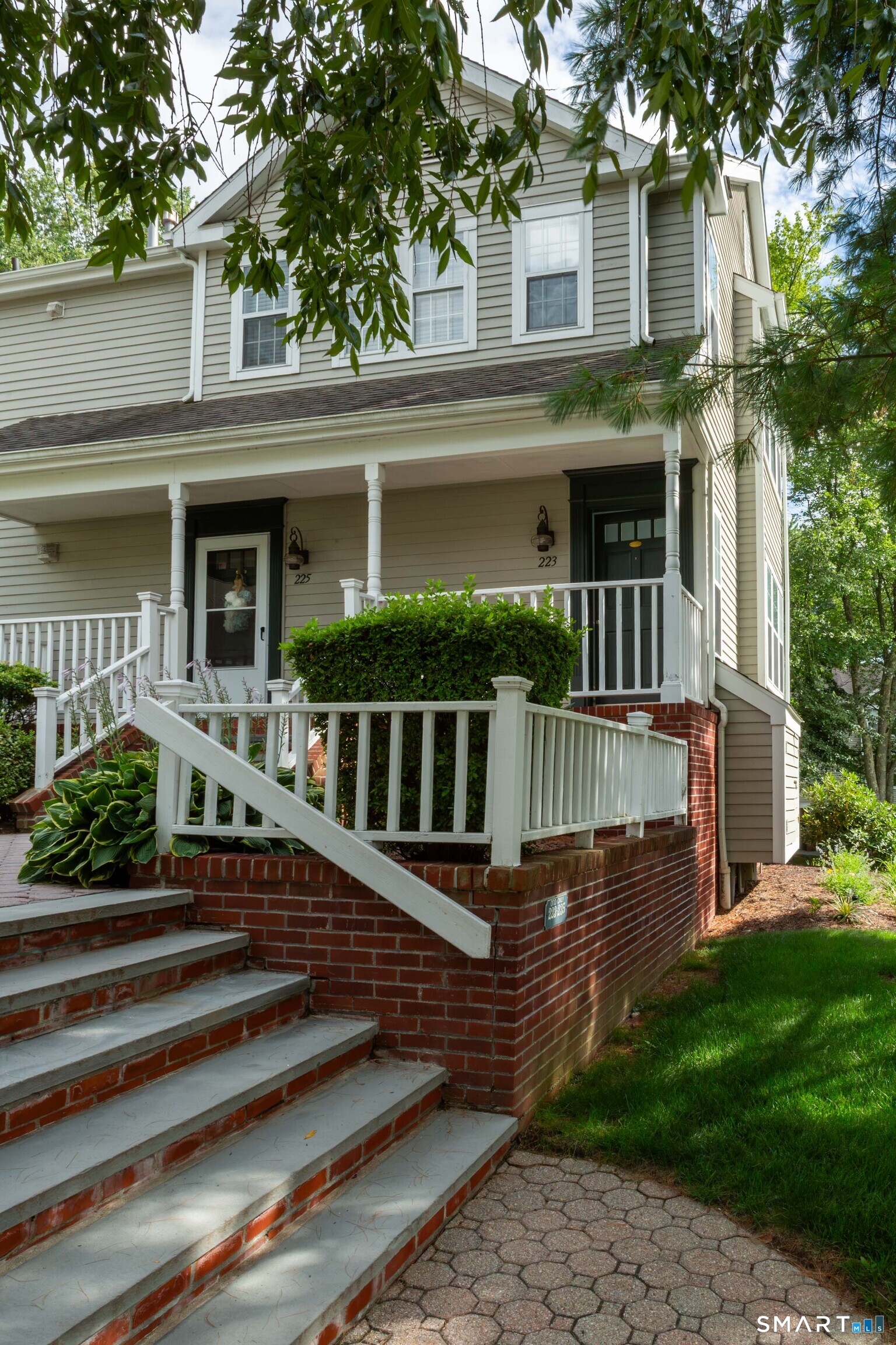 223 Mayfield Drive Unit: 223