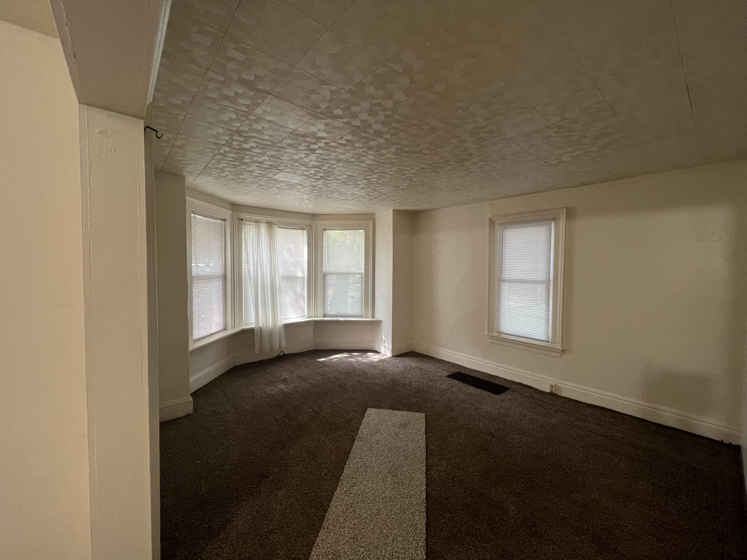 327 S 4th Street