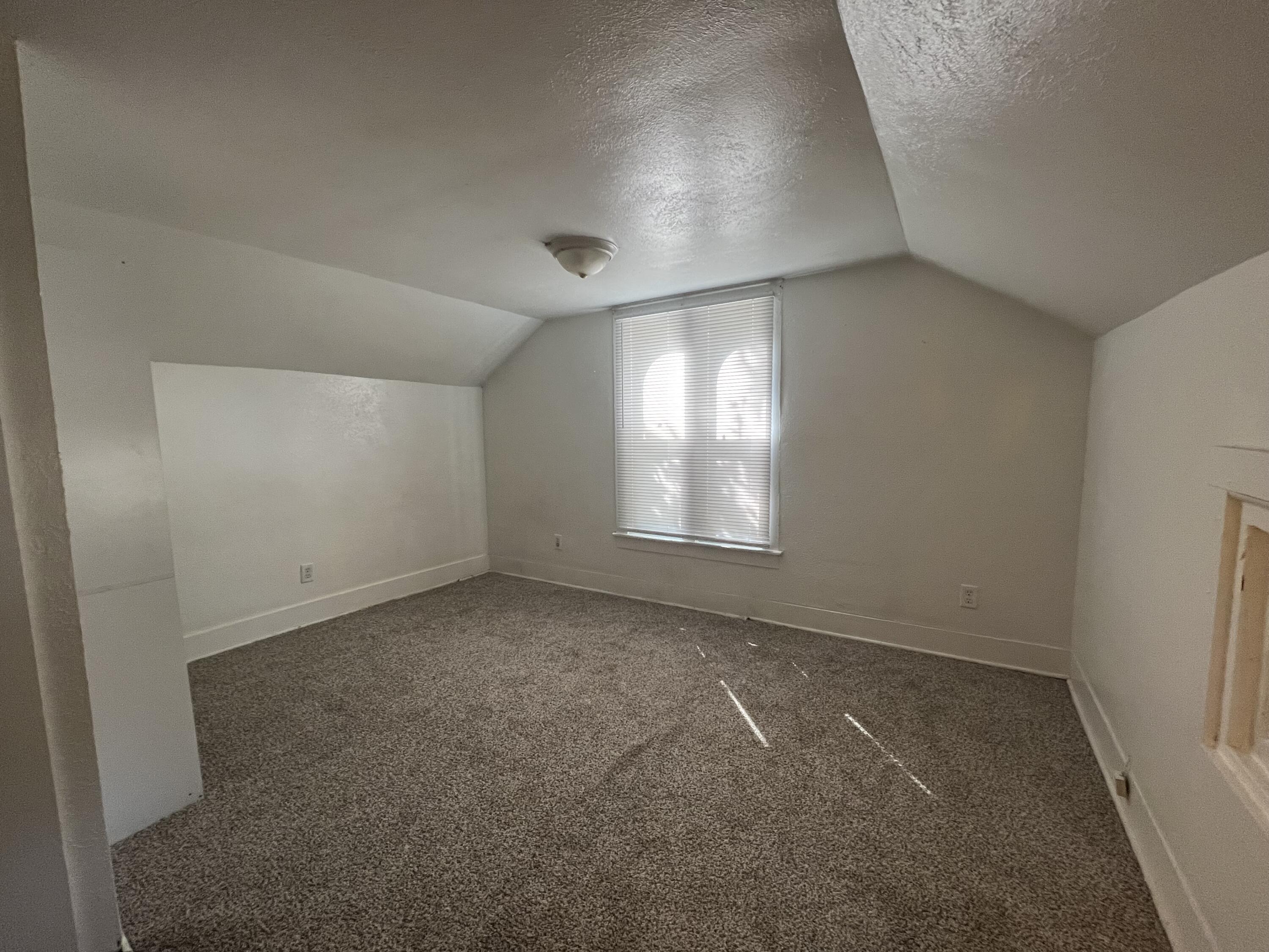 327 S 4th Street