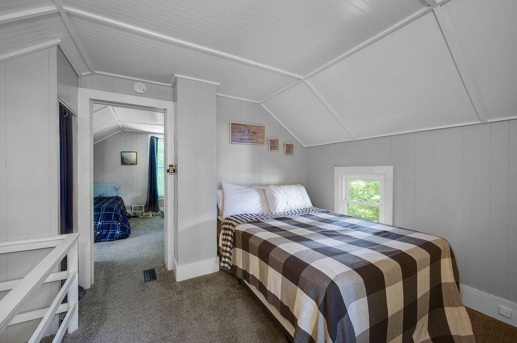10088 N Tudor Road